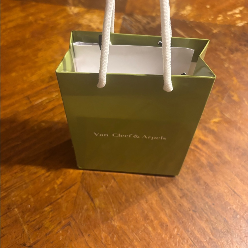 Van Cleef & Arpels Green Bag with White Box